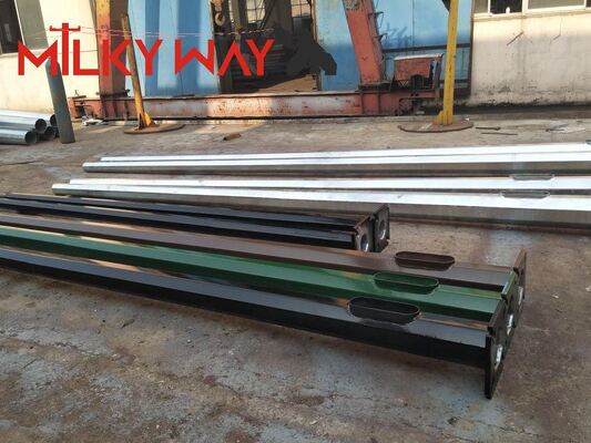 গুণ  Hot Dip Galvanization Steel Power Pole Offering Tolerance Of Dimension Plus Minus Two Percent And Fifteen Years Warrently For Safety কারখানা
