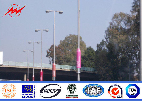 আউটপুট মাল্টি পার্শ্বযুক্ত সৌর 8M 14M উচ্চতা স্ট্রিট লোম ছিদ্র 2M ক্রস আর্ম সঙ্গে