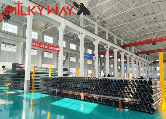 কাস্টমাইজড মাউন্ট উচ্চতা গ্যালভানাইজড ইস্পাত মেরু সঙ্গে Slotted বেস প্লেট এবং অ্যাঙ্কর বোল্ট মাউন্ট