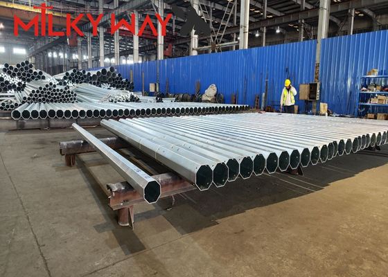 কাস্টমাইজড মাউন্ট উচ্চতা গ্যালভানাইজড ইস্পাত মেরু সঙ্গে Slotted বেস প্লেট এবং অ্যাঙ্কর বোল্ট মাউন্ট