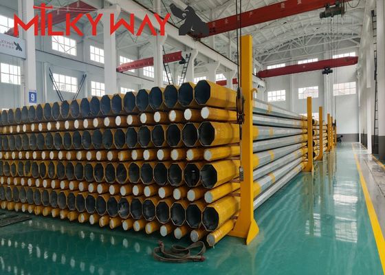 20-40 মিটার স্টিল পল ট্রান্সমিশন লাইন 80-100μm এর হট ডপ গ্যালভানাইজেশনের সাথে